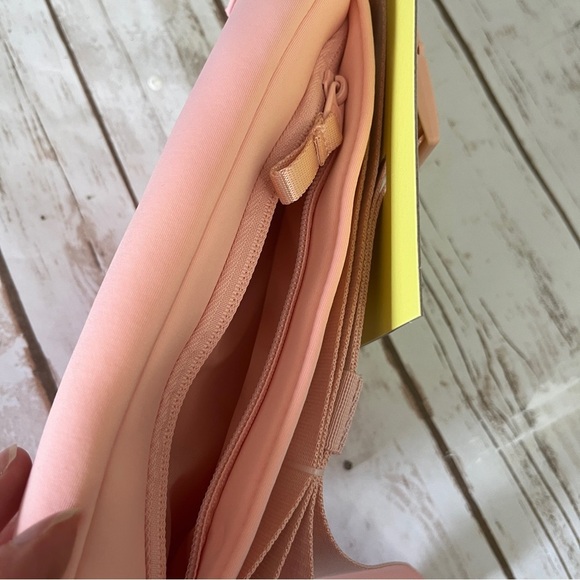 Pink Belt Bag All In Motion NWT - Picture 9 of 11